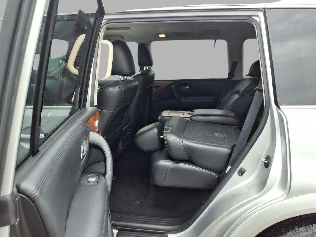 Used 2024 Silver Nissan SL image 26