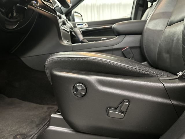 Used 2022 Red Jeep Limited image 18