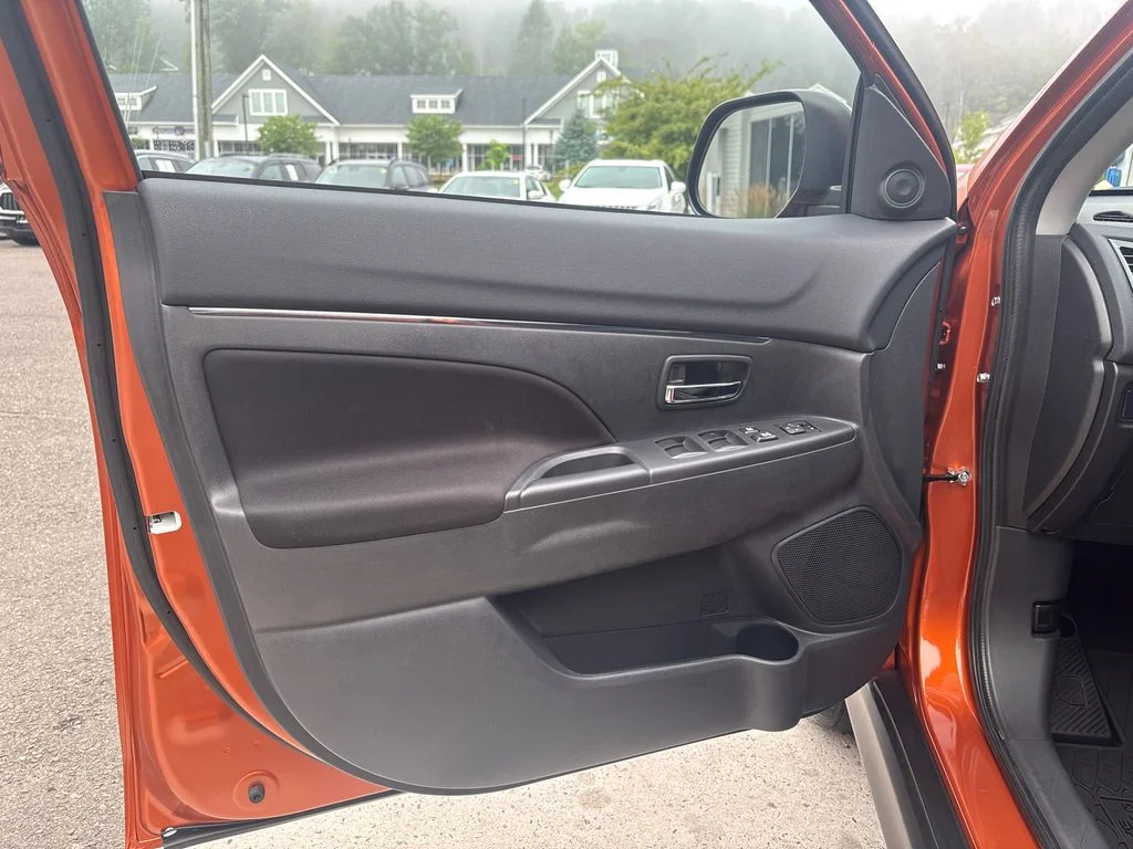 New 2026 Orange Mitsubishi 2.0 LE image 16