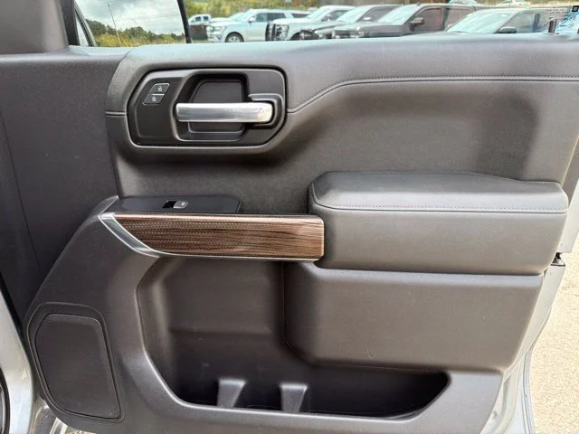 Used 2019 Gray Chevrolet RST image 25