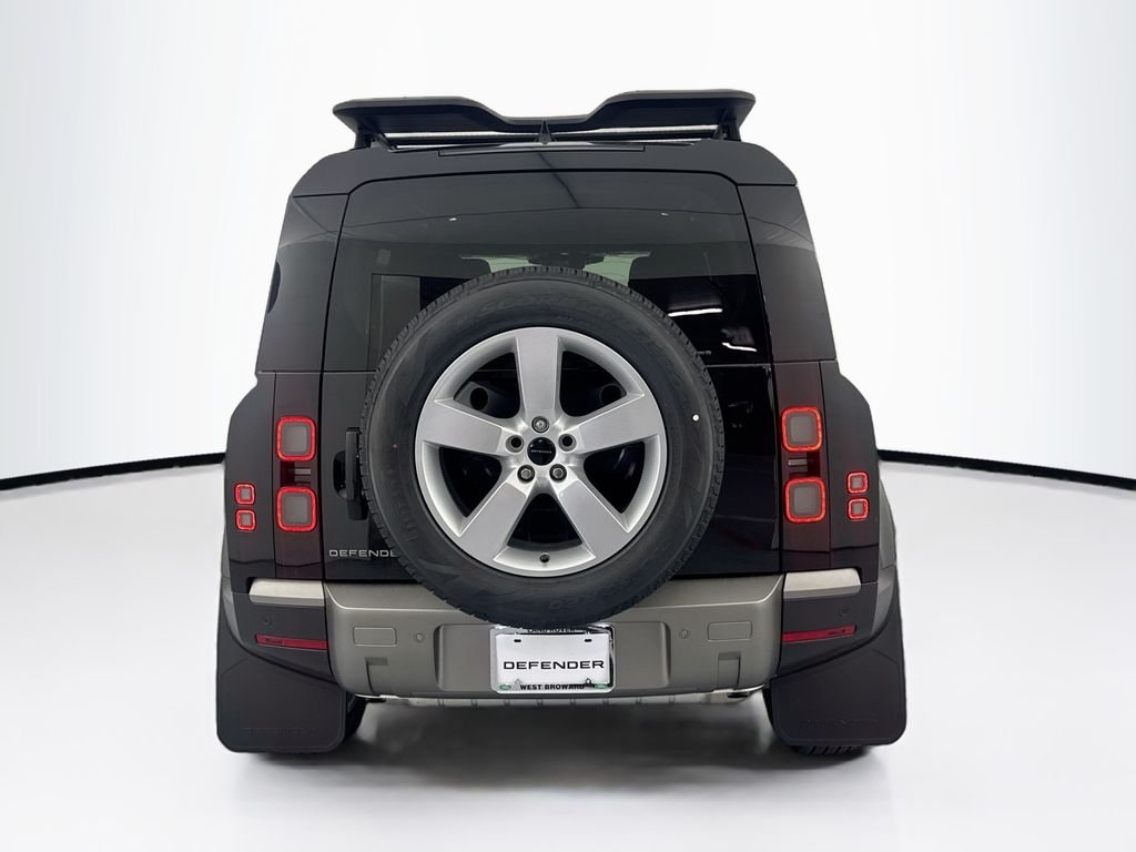 New 2026 Santorini Black Land Rover S image 6