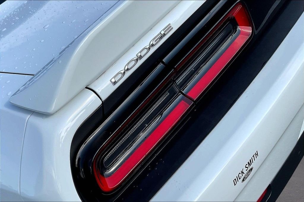 Used 2017 White Knuckle Clearcoat Dodge R/T image 21