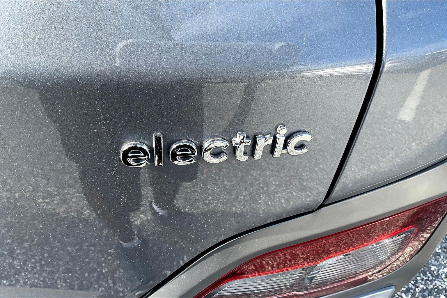 Used 2021 Silver Hyundai SEL image 21