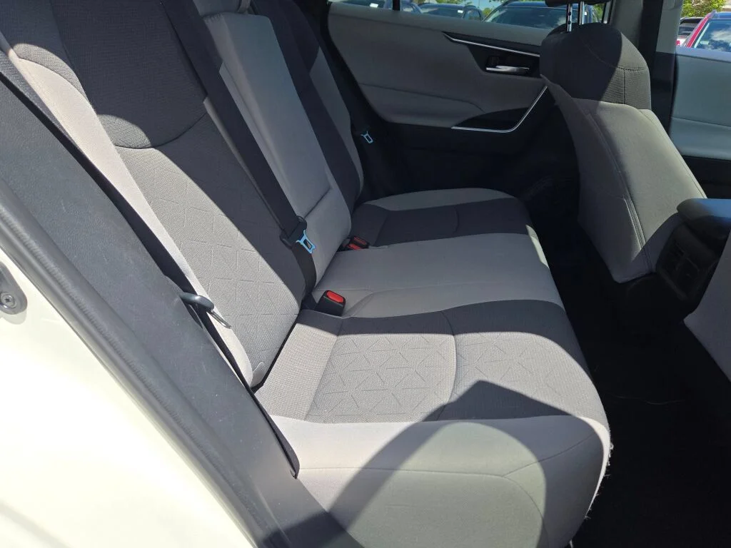 Used 2019 White Toyota XLE image 9