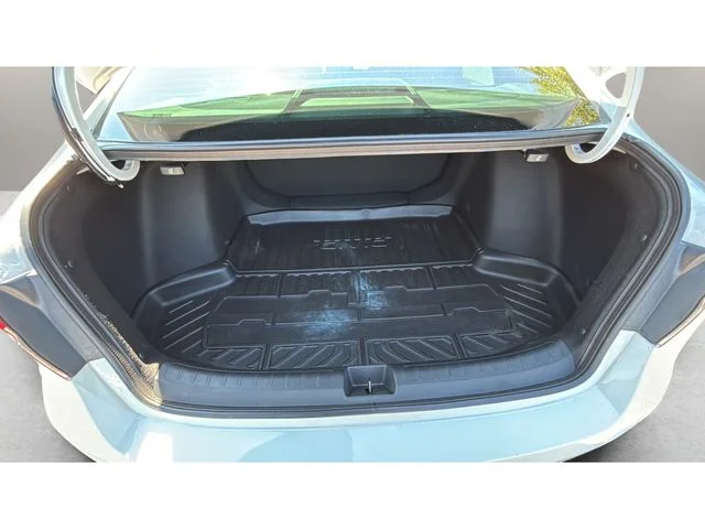 Used 2024  Honda Base image 31