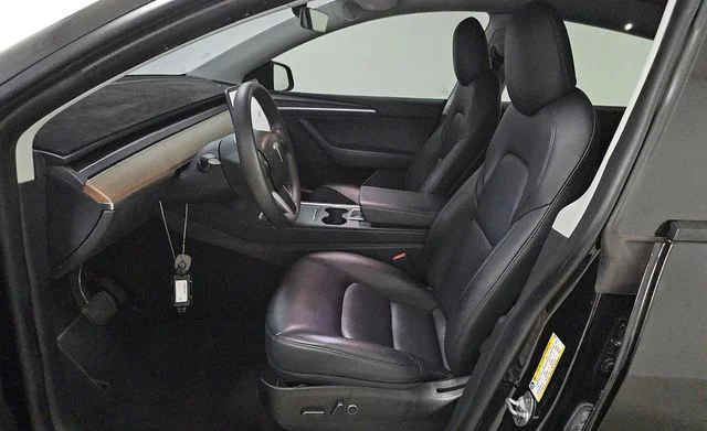 Used 2022  Tesla Long Range image 8