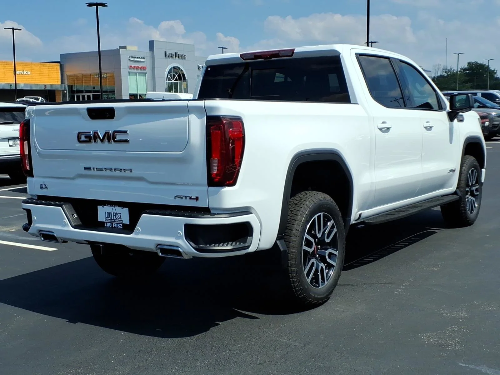 Used 2026 Summit White GMC AT4 image 27