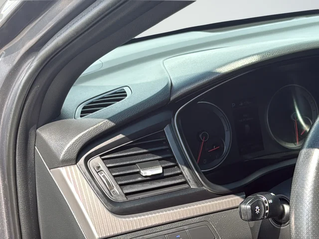Used 2018 Gray Hyundai Sport image 31