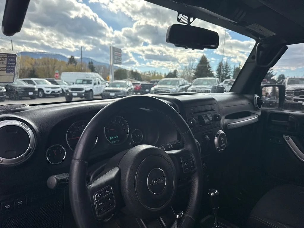 Used 2016 Green Jeep Rubicon image 12