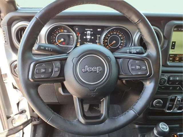 Used 2022 Silver Jeep Willys image 21