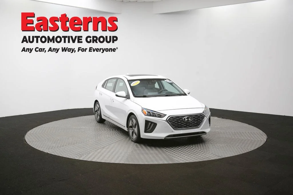 Used 2022 White Hyundai Limited image 51