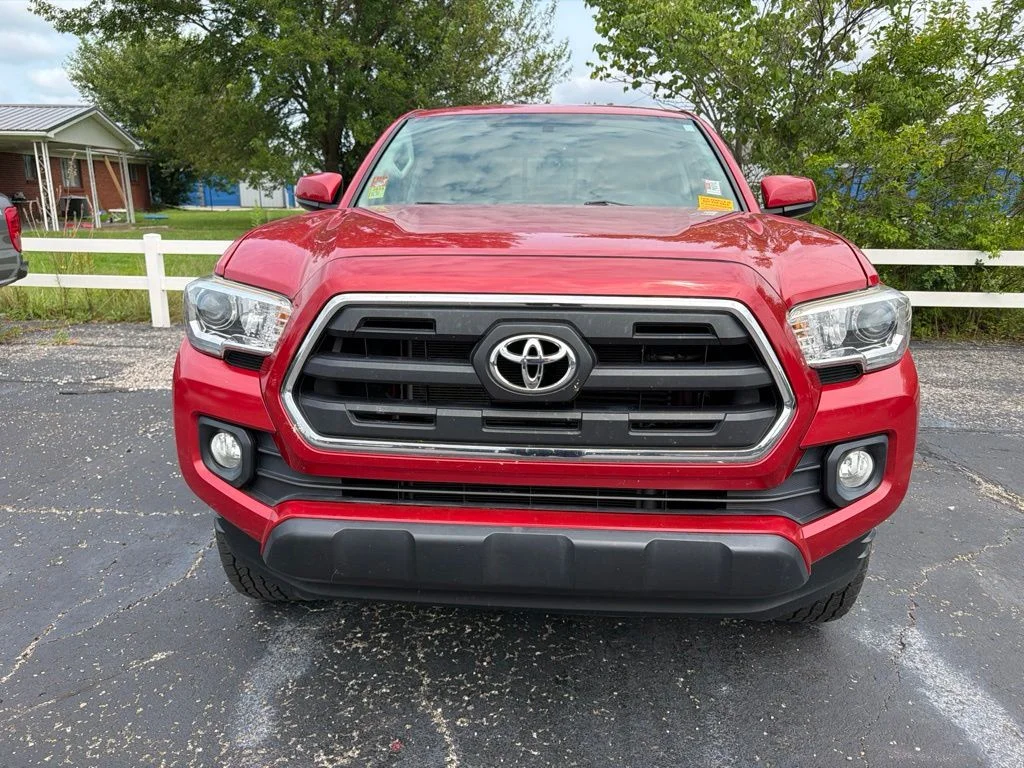 Used 2017 Red Toyota SR5 image 9