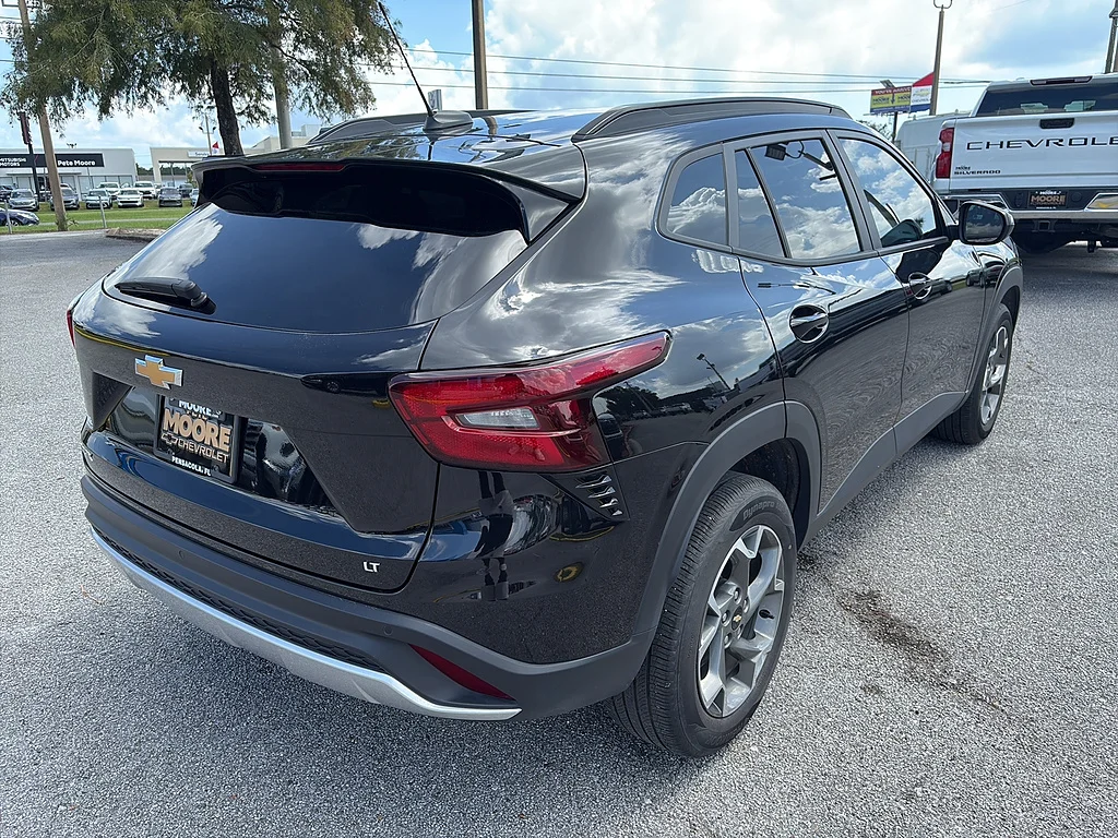 Used 2025 Mosaic Black Metallic Chevrolet  image 5