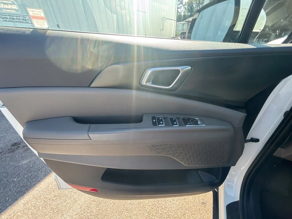 Used 2026 White Kia LX image 11