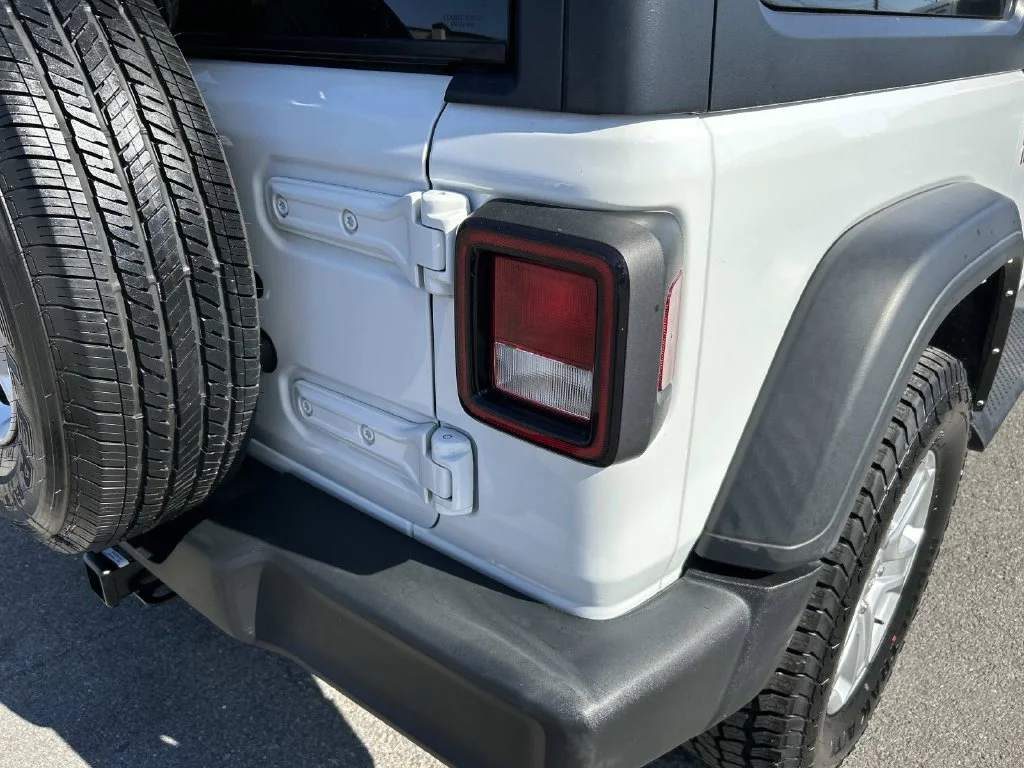 Used 2021 White Jeep Sport S image 17