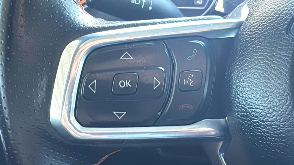 Certified Used 2023 Gray Jeep Mojave image 14