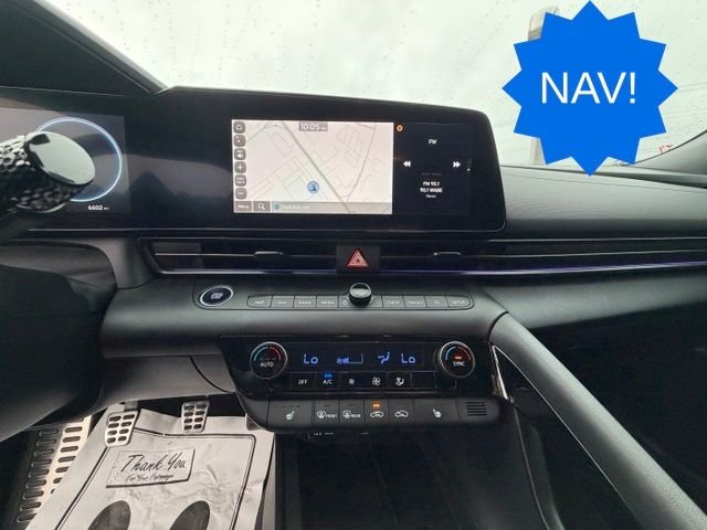 Used 2025 Black Hyundai Base image 17