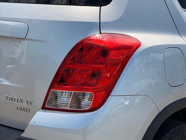 Used 2016 Silver Ice Metallic Chevrolet LT image 11