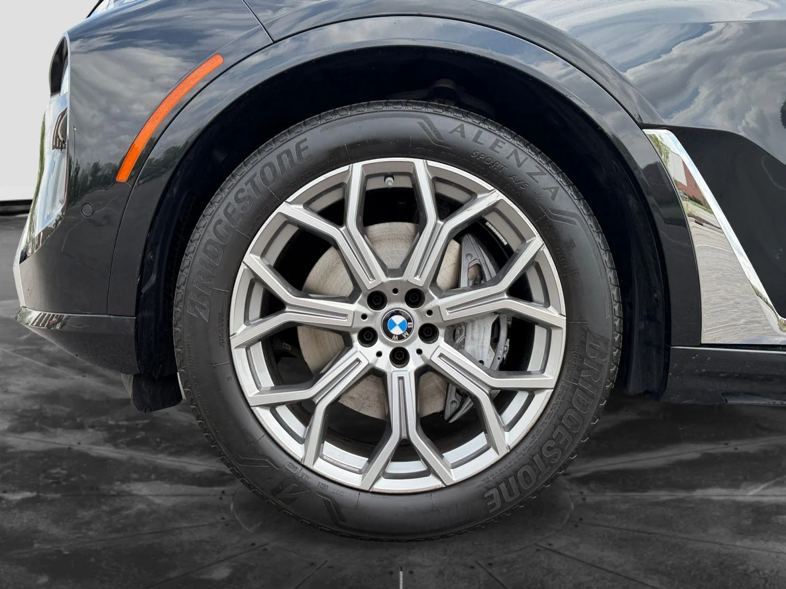 Used 2023 Black Sapphire Metallic BMW xDrive40i image 10
