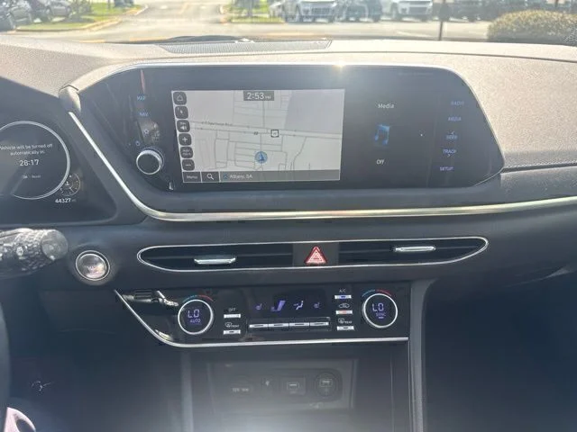 Used 2023 White Hyundai SEL image 16