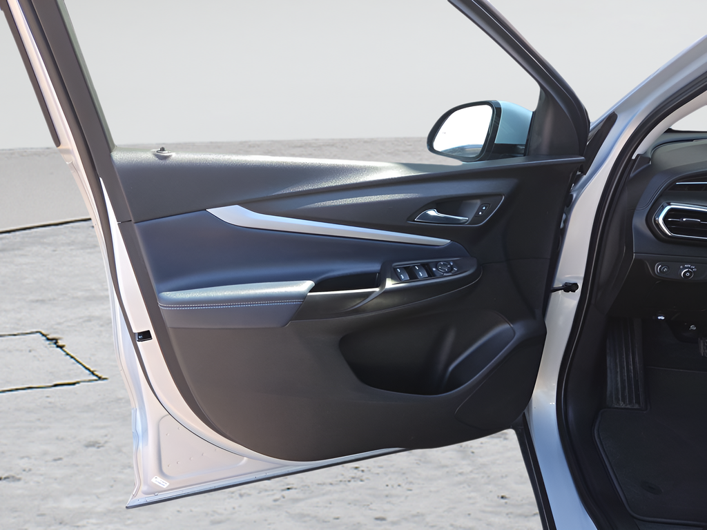 Used 2022 Silver Chevrolet LT image 23