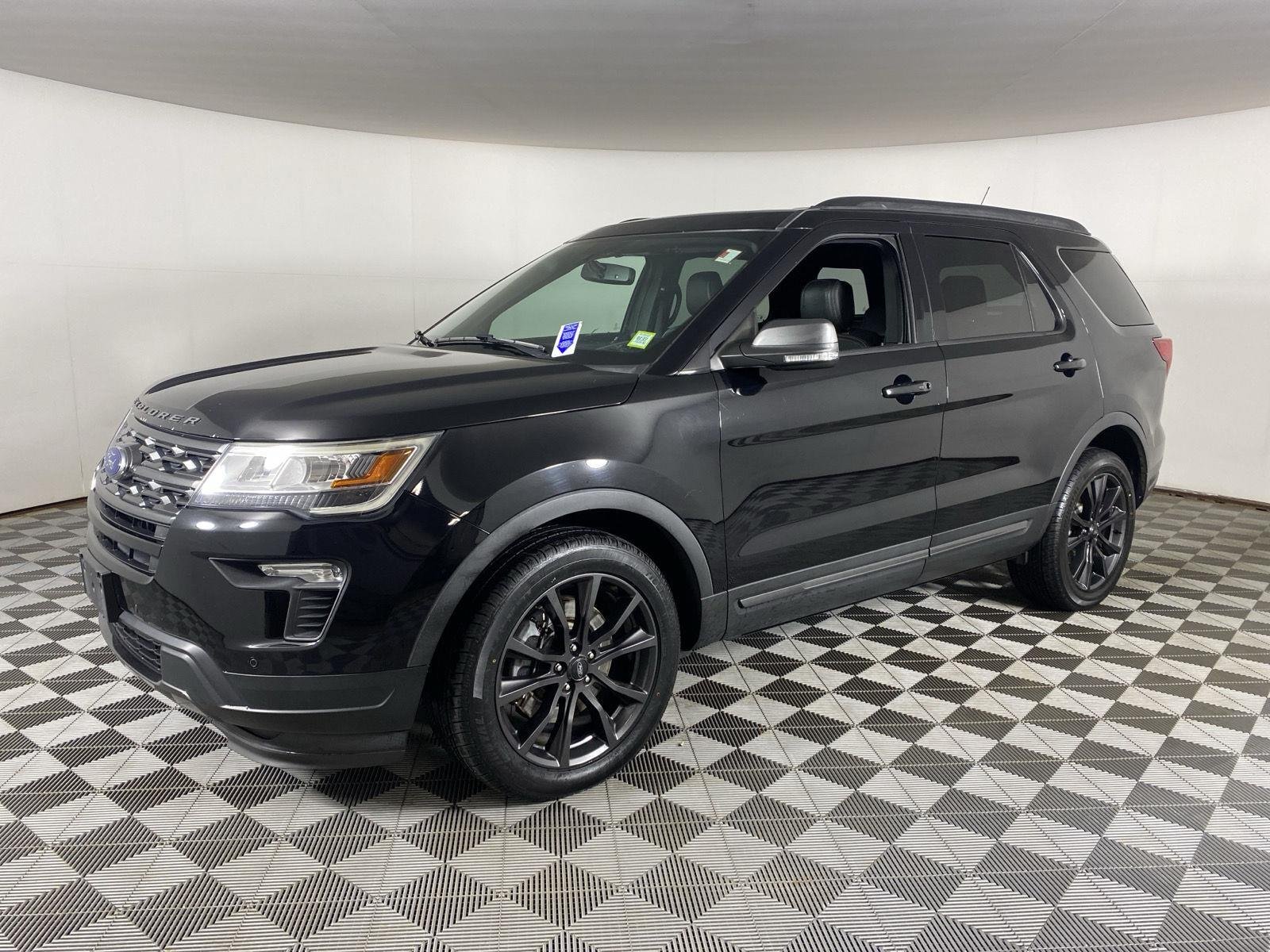 Used 2018 Shadow Black Ford XLT image 13