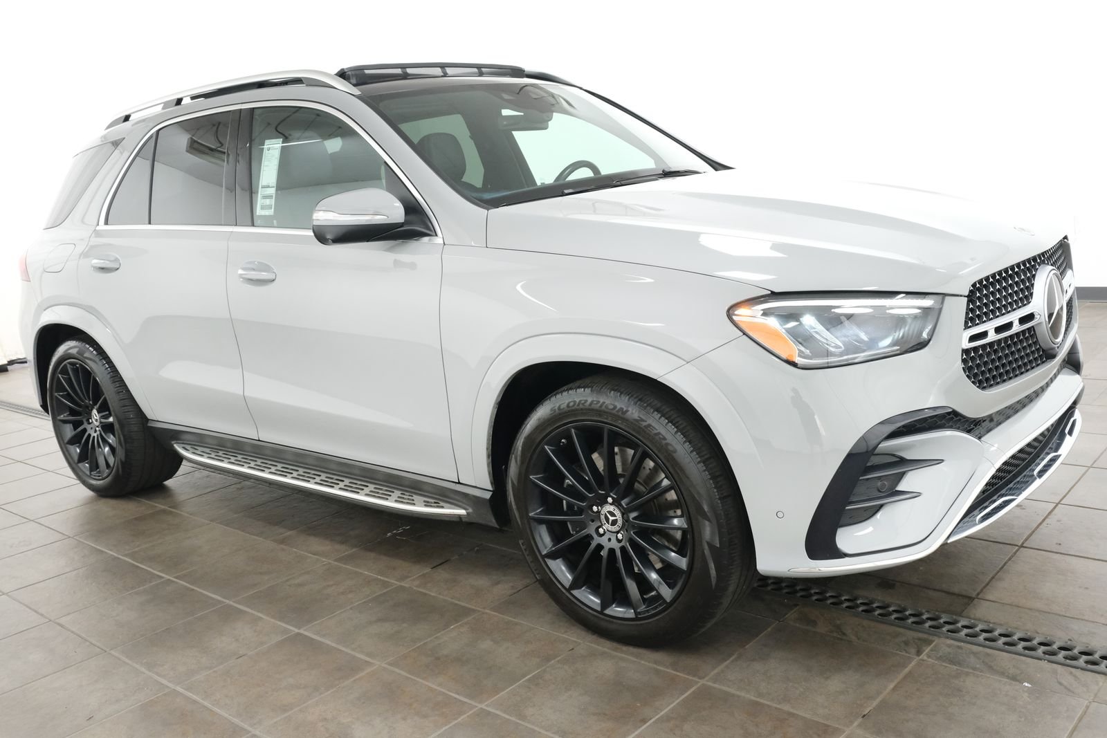 Used 2024 MANUFAKTUR Alpine Gray Mercedes-Benz GLE 450 image 7