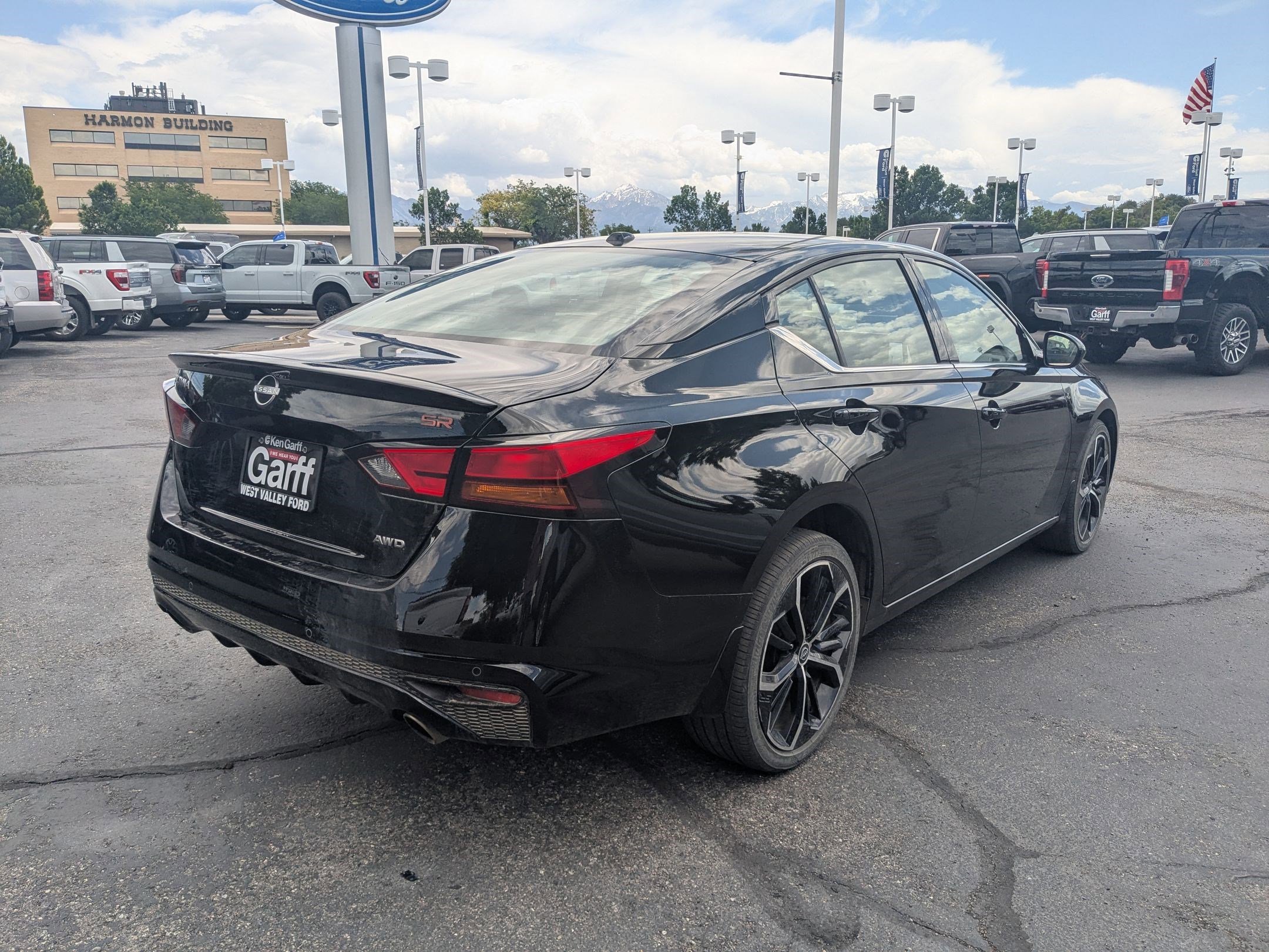Used 2024 Super Black Nissan 2.5 SR image 3
