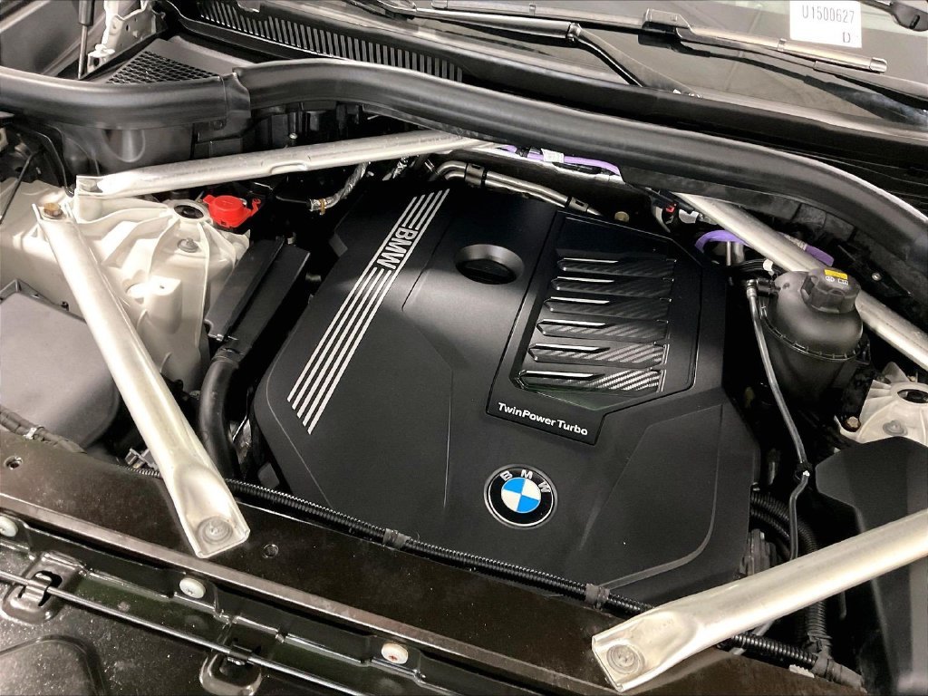 Used 2022 White BMW xDrive40i image 36