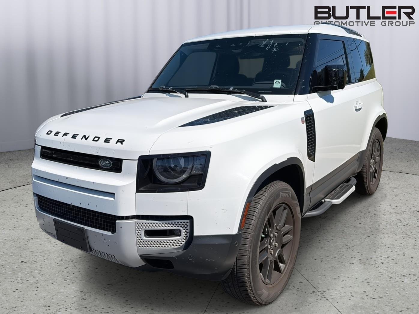 Used 2023 Fuji White Land Rover SE image 1