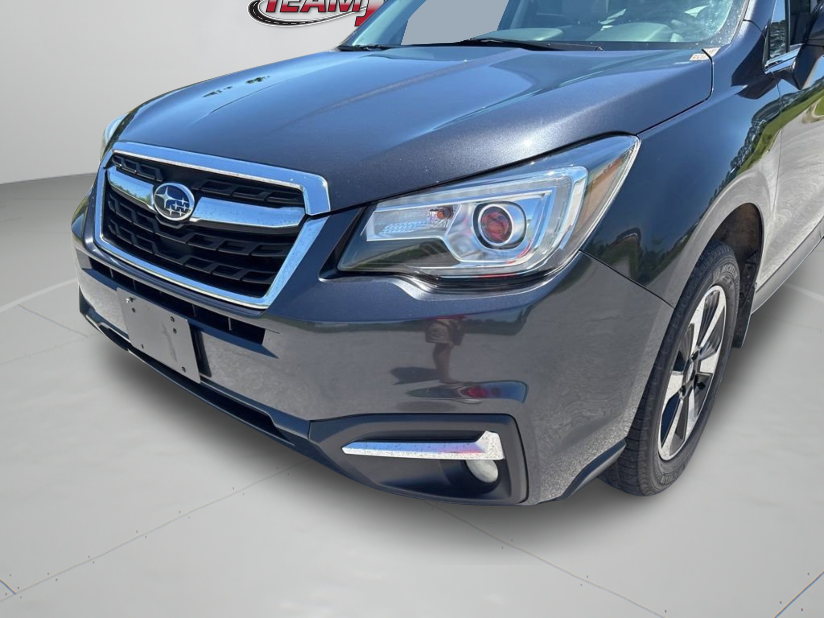 Used 2017 Dark Gray Metallic Subaru Limited image 30