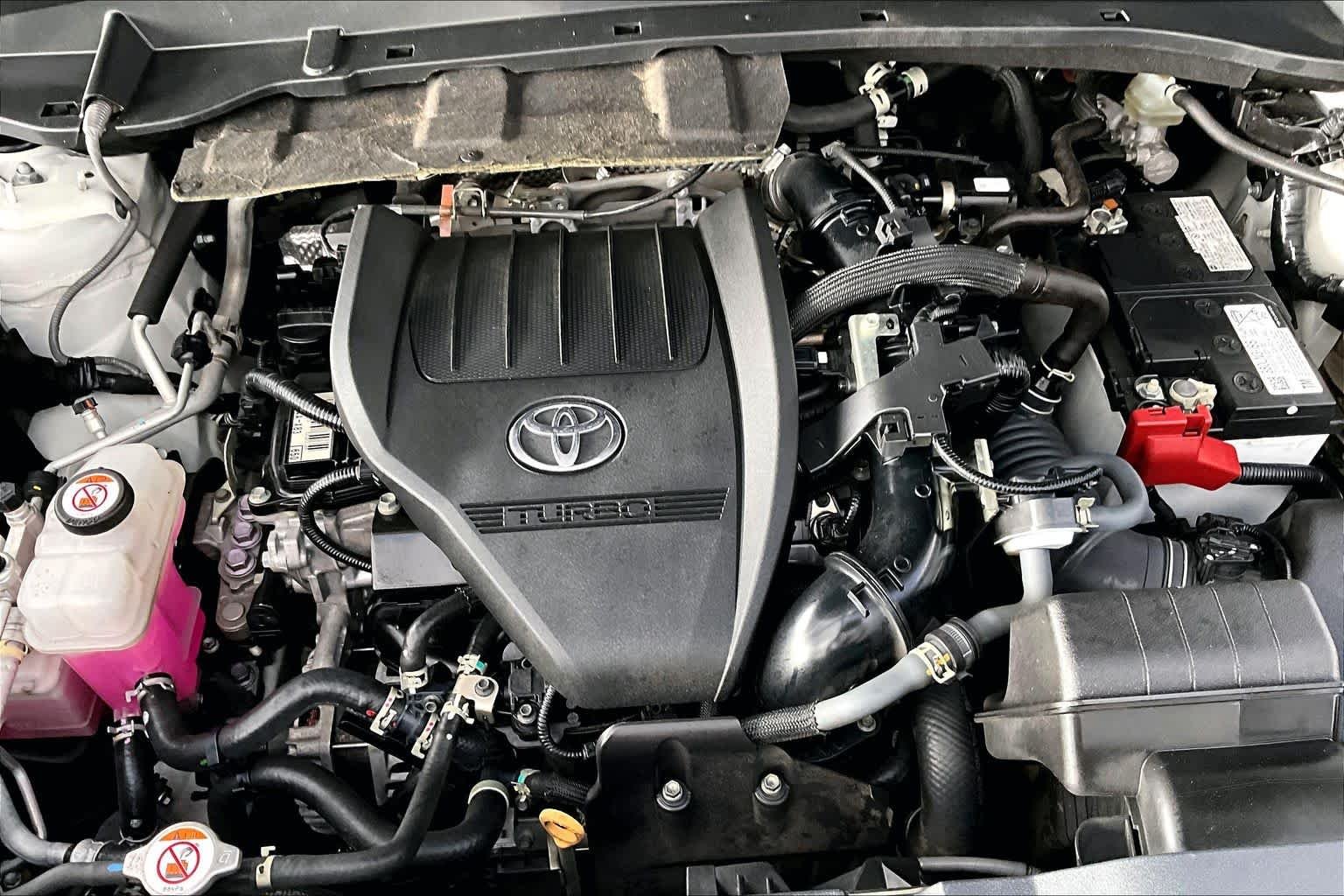 Used 2024 Wind Chill Pearl Toyota XLE image 32