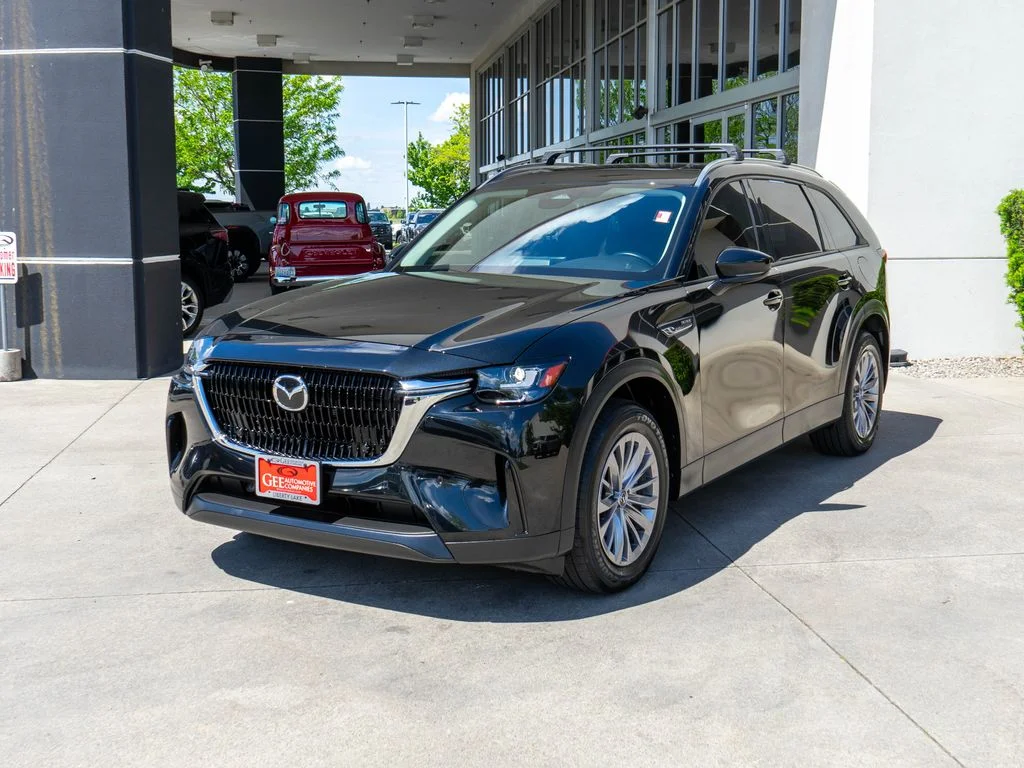 Used 2025 Black Mazda 3.3 Turbo Preferred image 3
