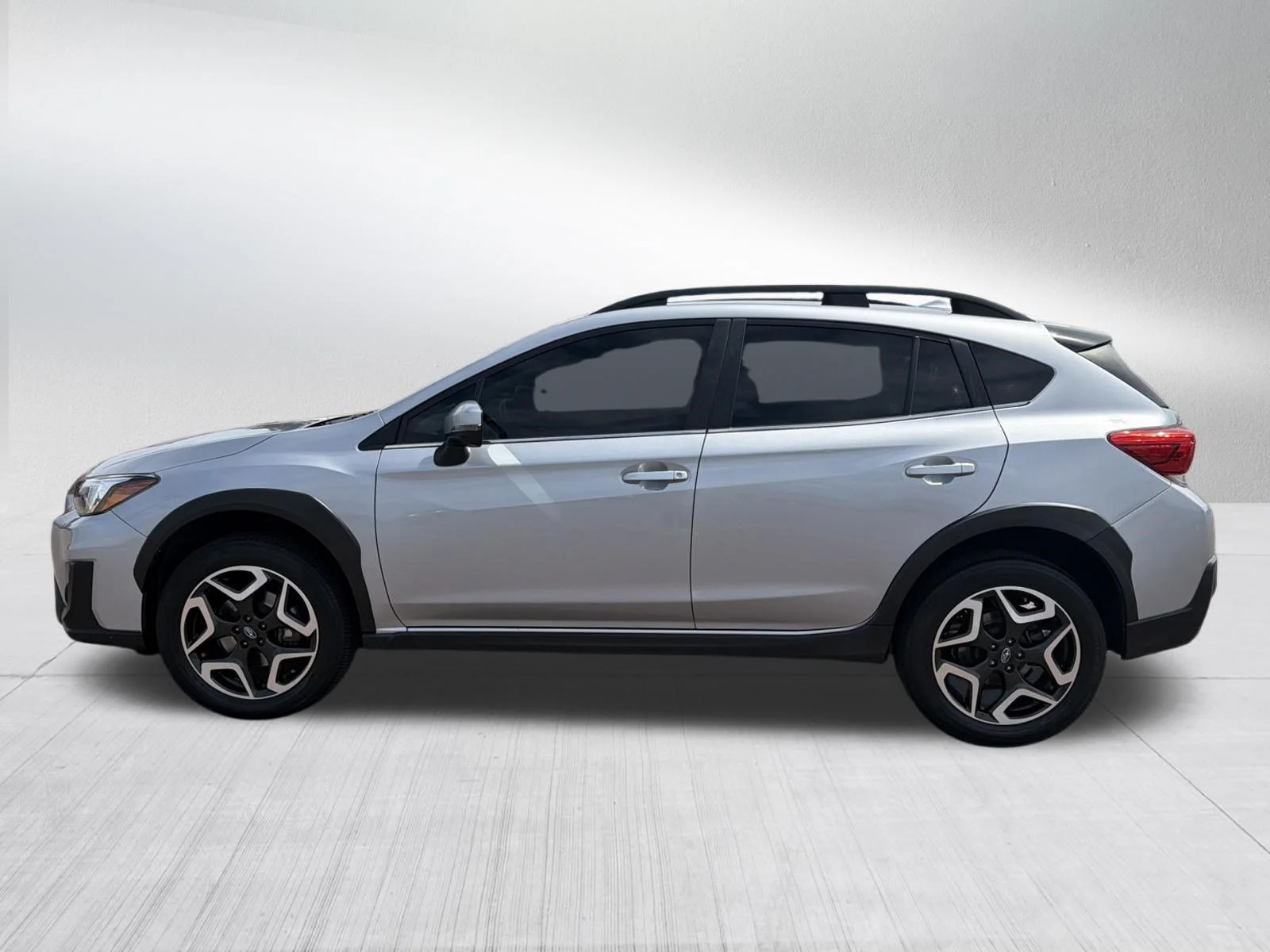 Used 2019 Ice Silver Metallic Subaru Limited image 4