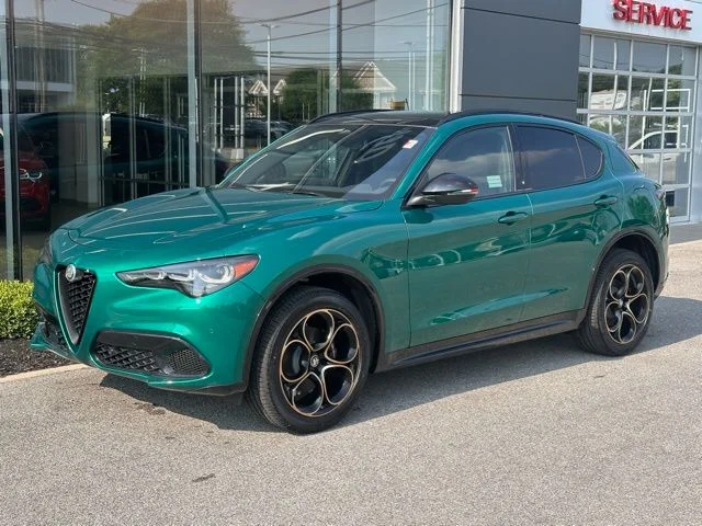 2025 Alfa Romeo Stelvio Base