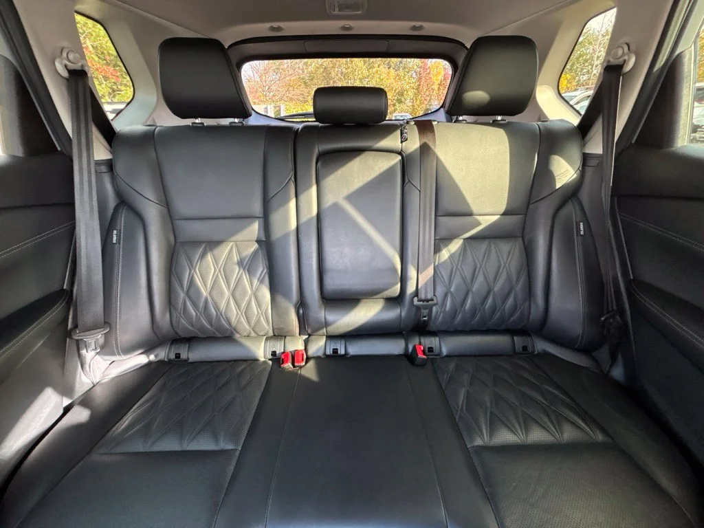 Used 2024 Gray Nissan Platinum image 33