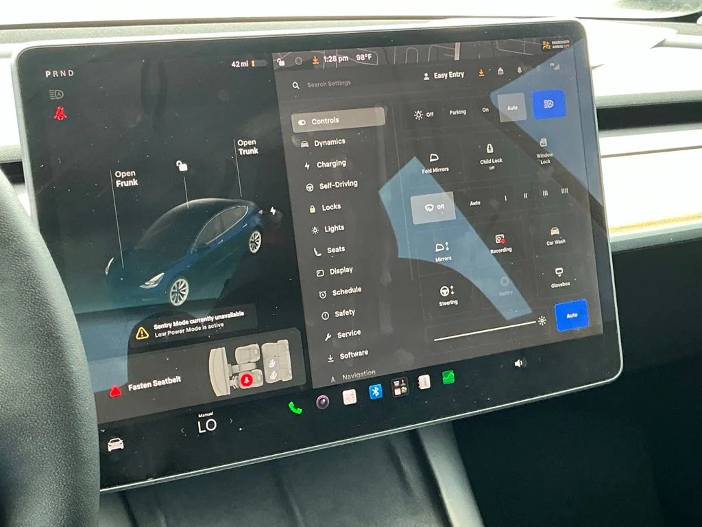 Used 2021  Tesla Standard Range Plus image 34