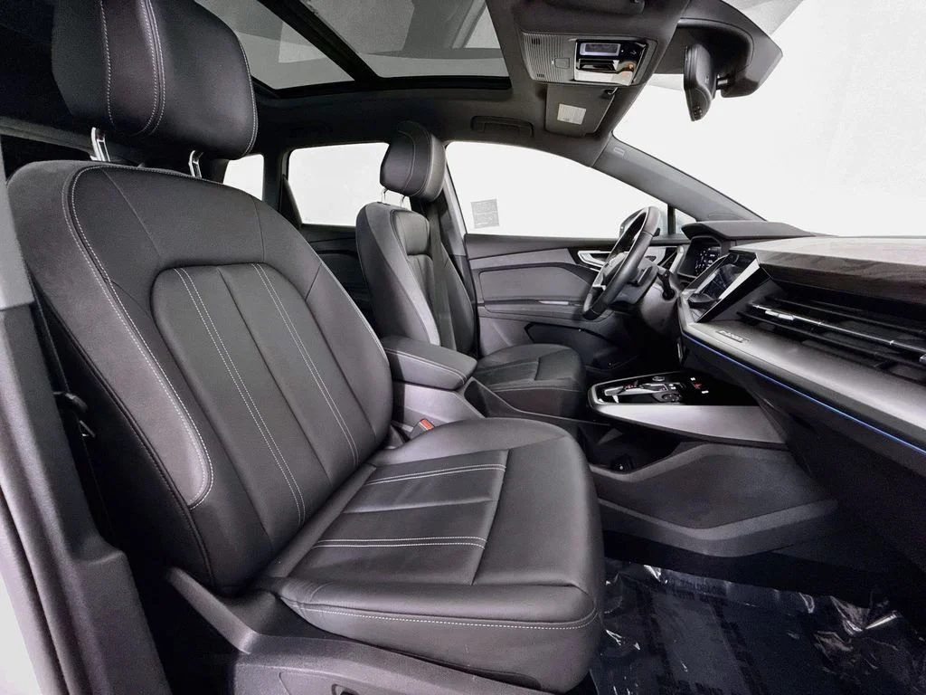 Used 2024 White Audi Premium Plus image 29