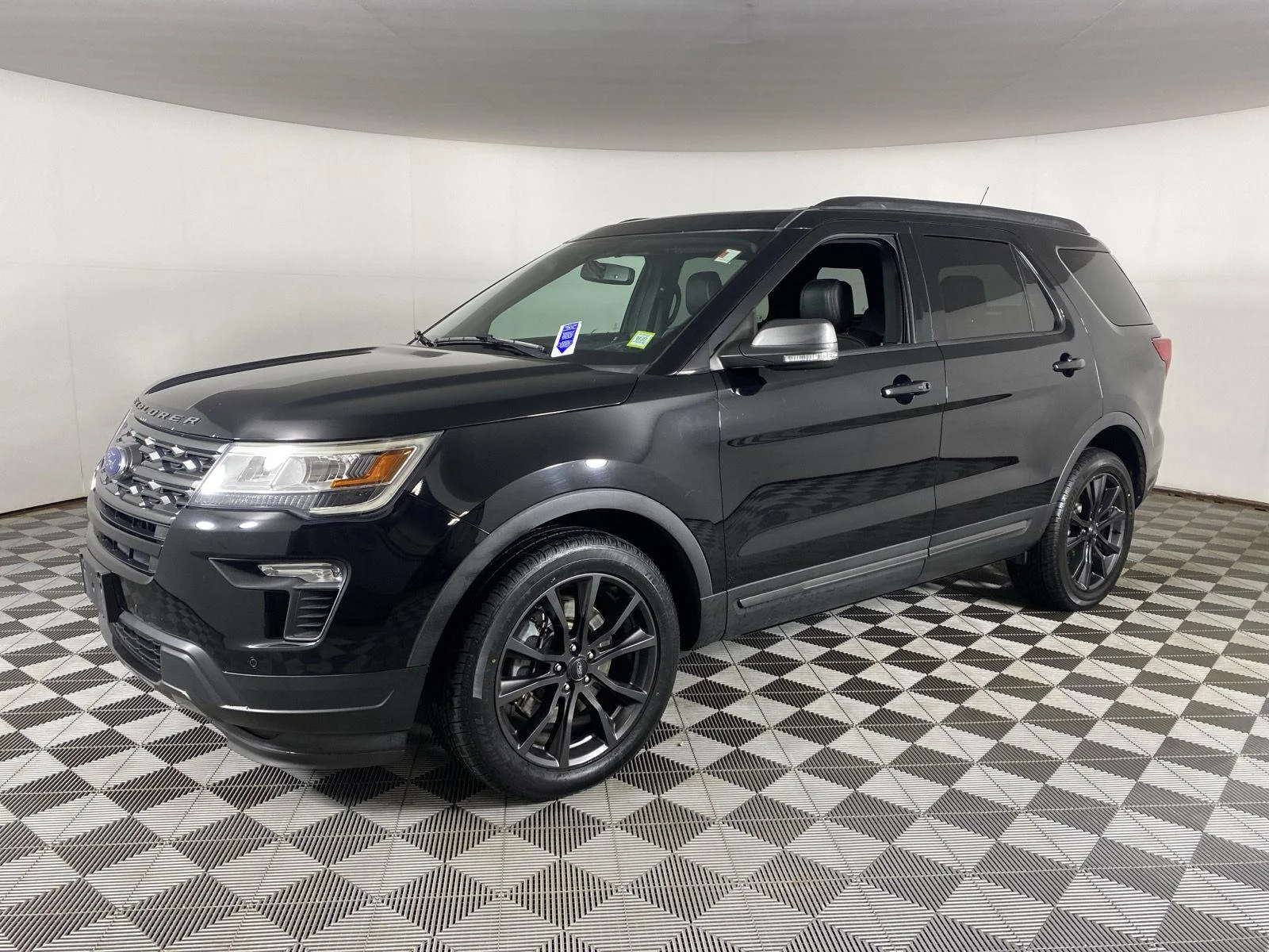 Used 2018 Shadow Black Ford XLT image 13