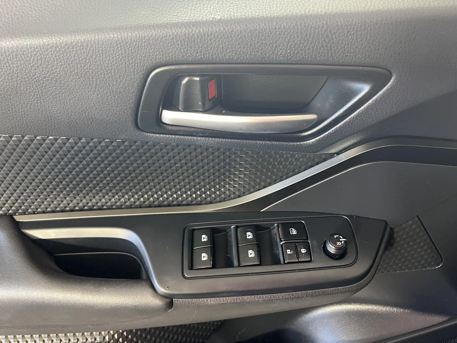 Used 2019 Black Sand Pearl Toyota LE image 13