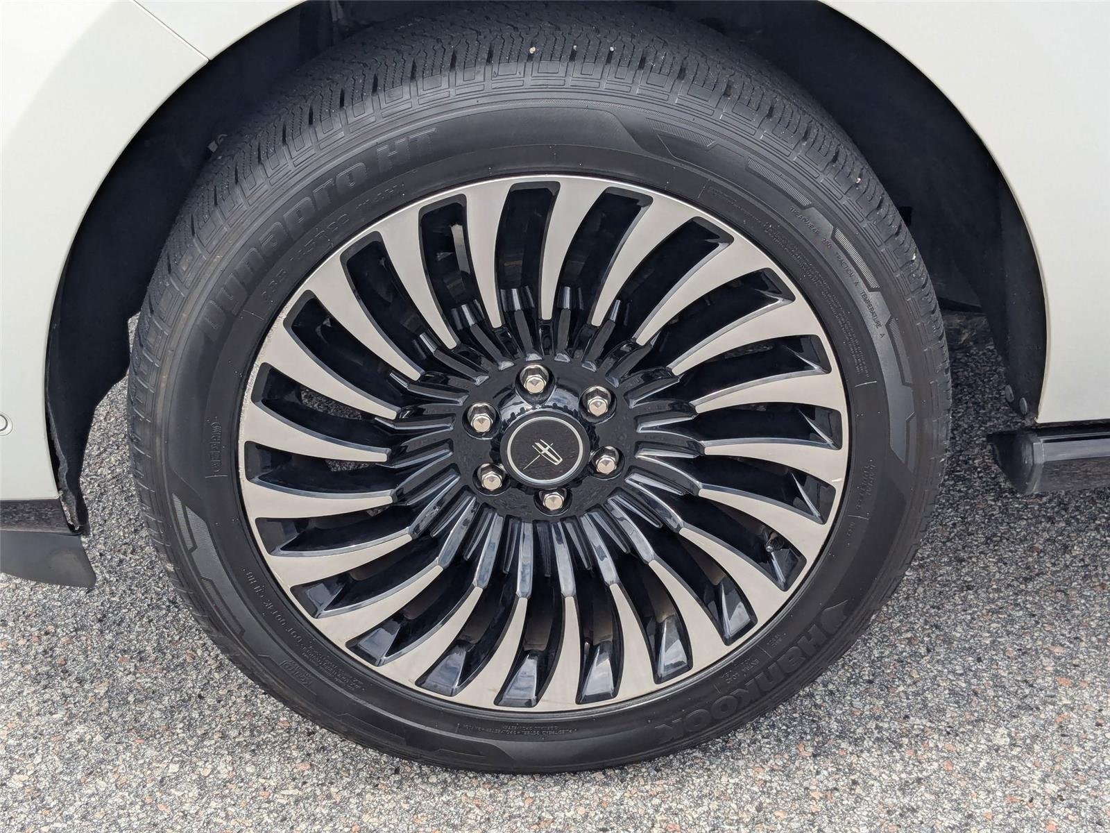 Used 2020 Pristine White Lincoln Black Label image 10