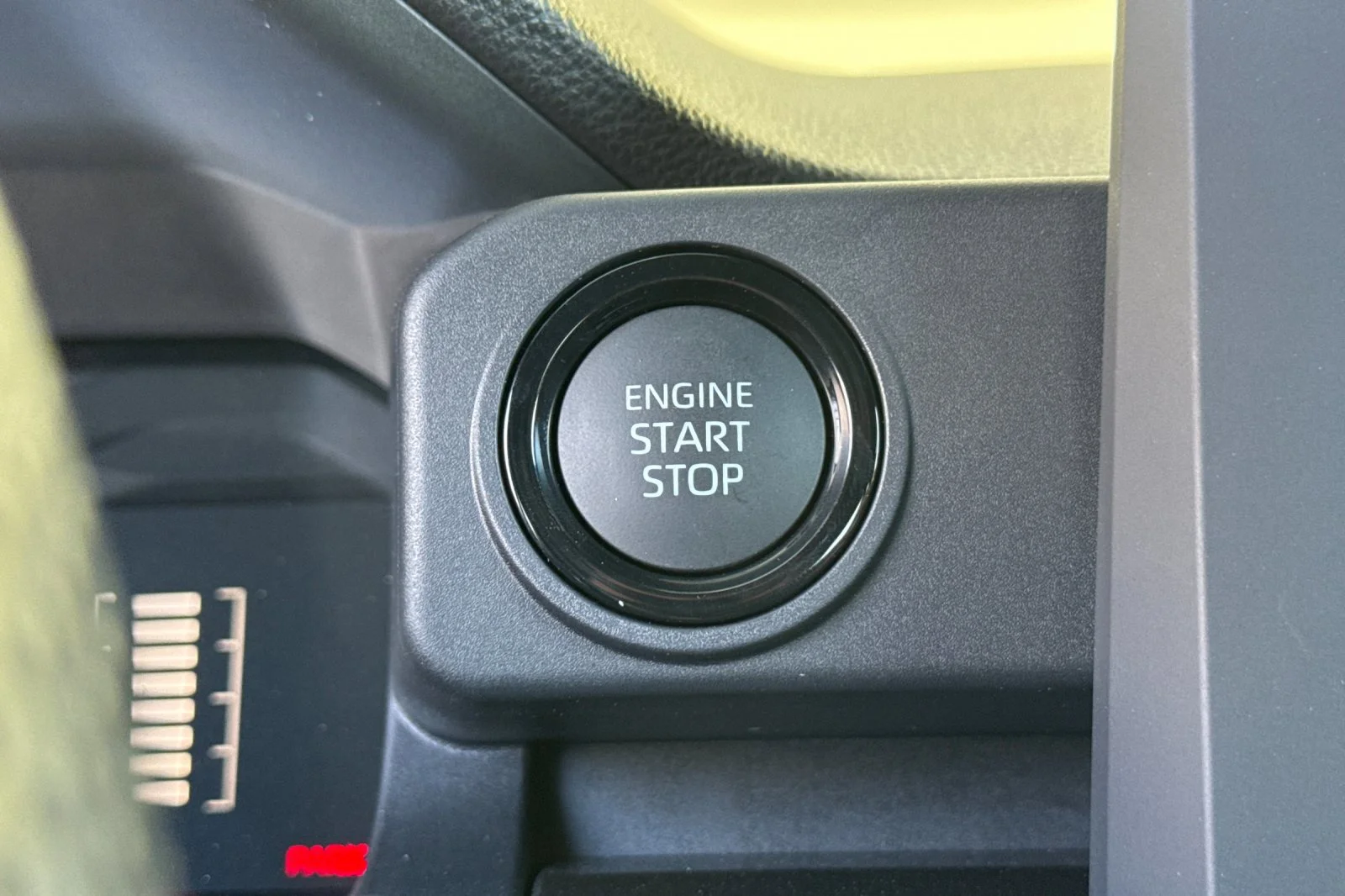 2026 Toyota Tacoma SR5 - Photo 18