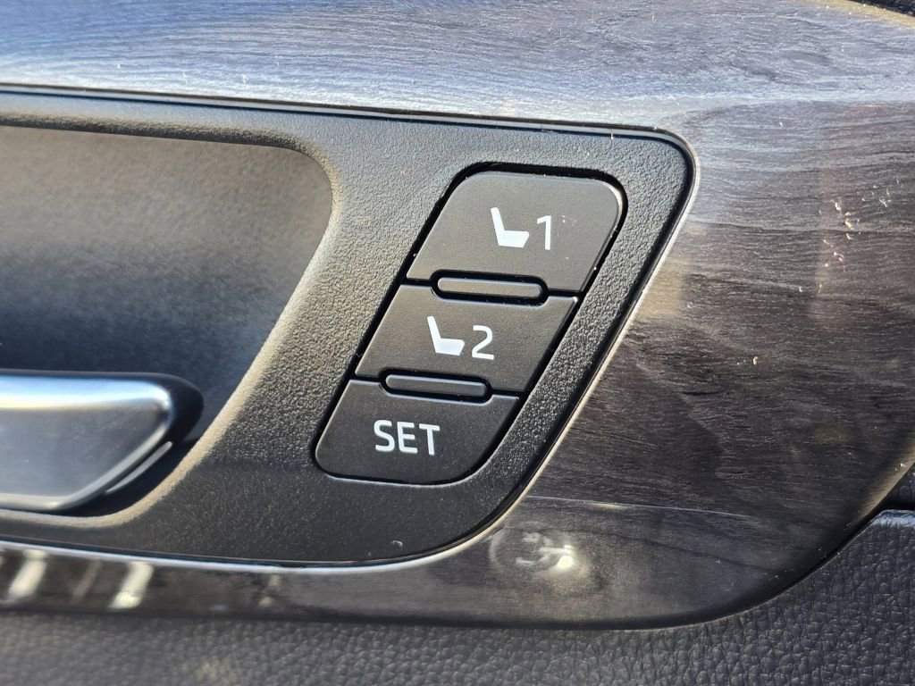 2022 Toyota Highlander Limited - Photo 19