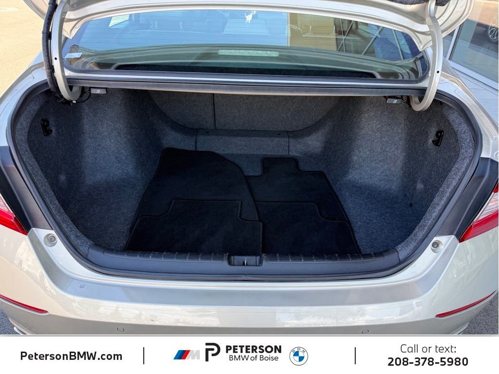 Used 2018  Honda Touring image 9