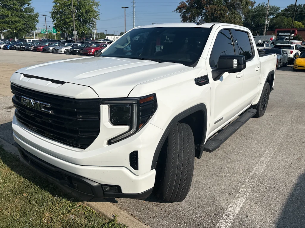 Used 2022 Summit White GMC Elevation image 2