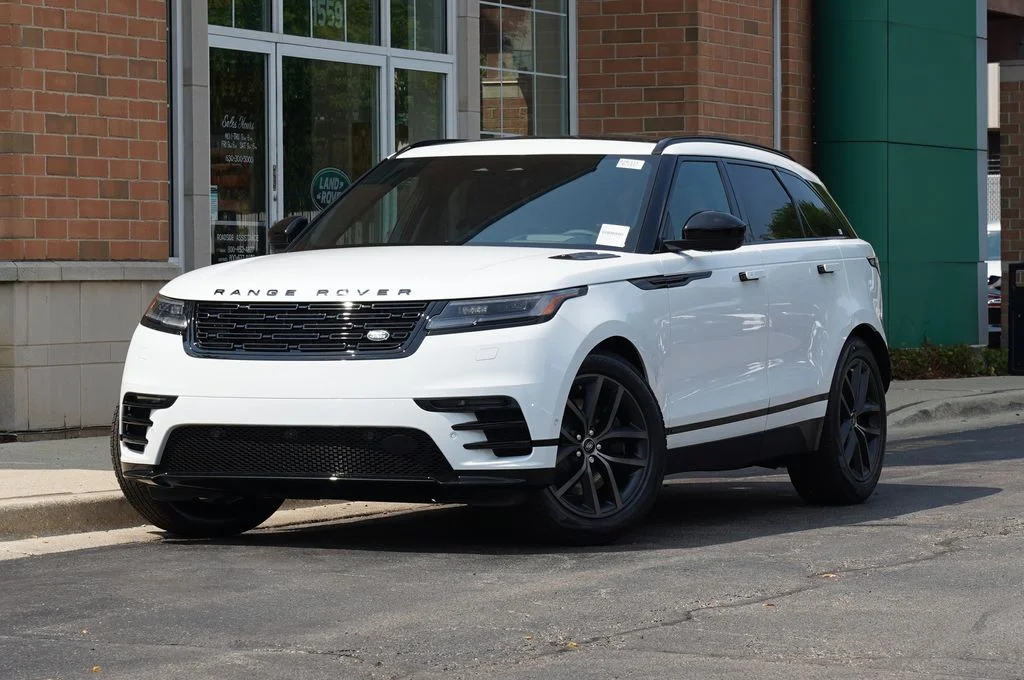 New 2026 Fuji White Land Rover P250 Base image 1