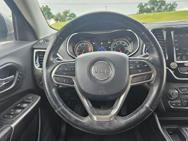 Used 2019 Silver Jeep Limited image 14