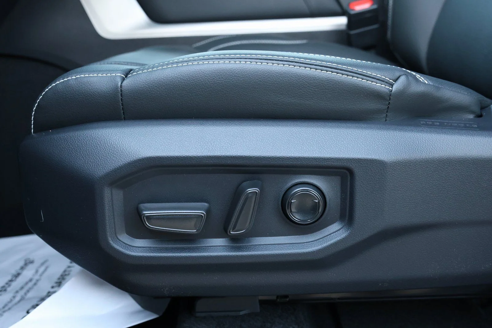 2026 Toyota Tundra Limited - Photo 31
