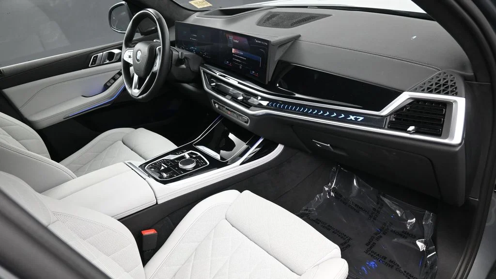 2023 BMW X7 40i - Photo 11