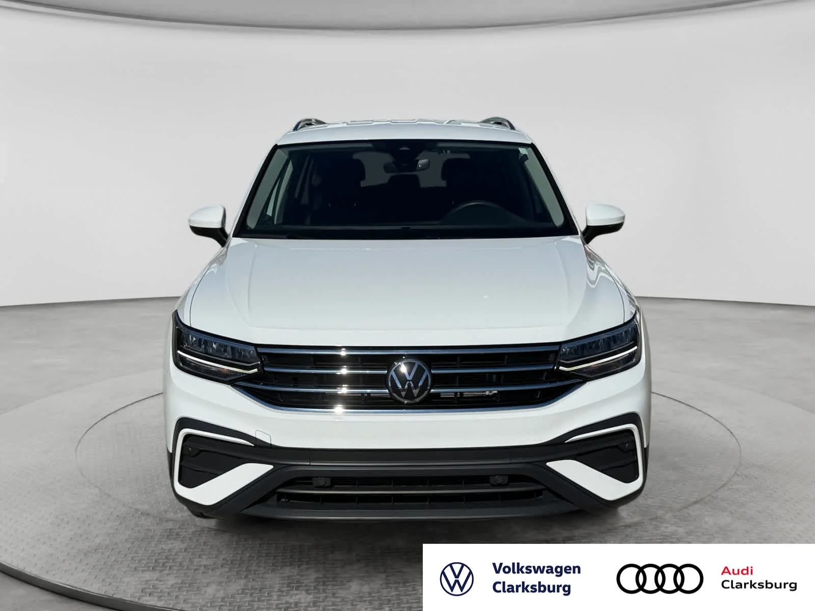 Used 2024 Pure White Volkswagen SE image 2